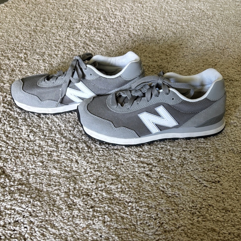 New Balance 515 Gray & White Athletic Shoes; Size 7.5 M